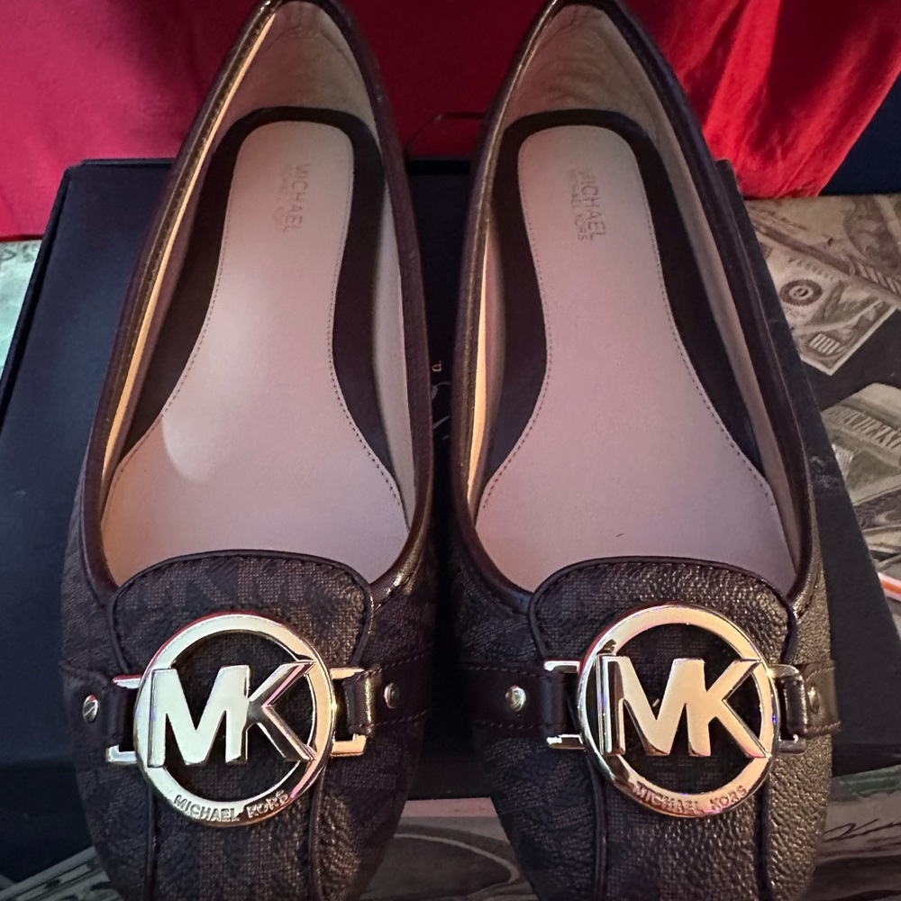 Michael Kors Black and Gold Flats